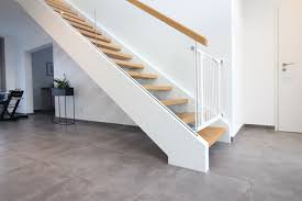 پله پیچ طراحی و ساخت پله مدرن، پله پیچ و نرده شیشه‌ای در قشم